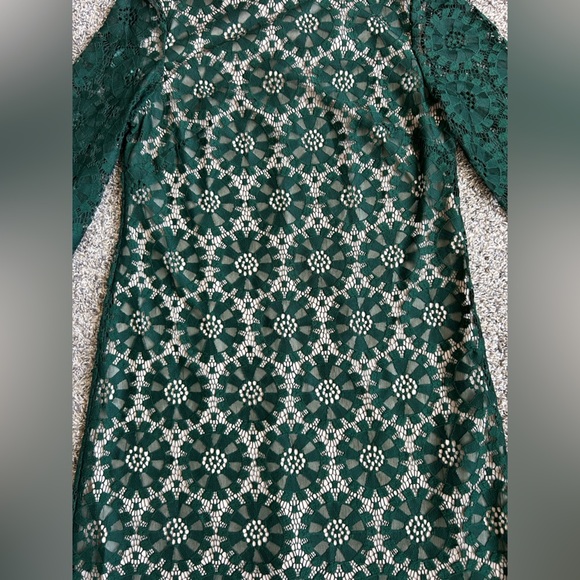 Jessica Howard Emerald Green Lace Dress w/3/4 sleeves and nude lining size 10 - Picture 8 of 14